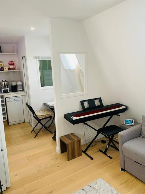 Studio Cosy Au Coeur De Paris Exterior photo